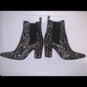Steve Madden reptile lizard Chelsea boots